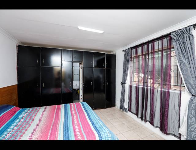 3 BEDROOM FREEHOLD FOR SALE IN NEWLANDS WEST